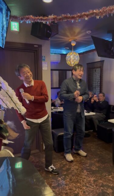 二次会は笑顔でカラオケ