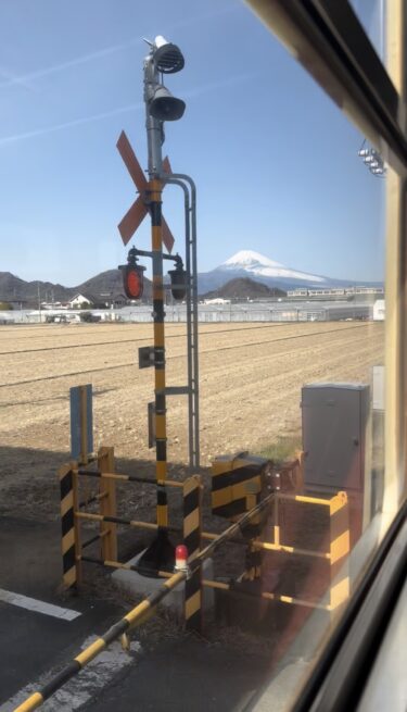 車窓から富士山が見えた